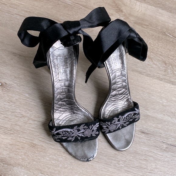 [Gucci] Black Embroidered Suede Open-Toe Ankle Ribbon Bow Tie Pumps Sz 7.5 - Picture 11 of 13